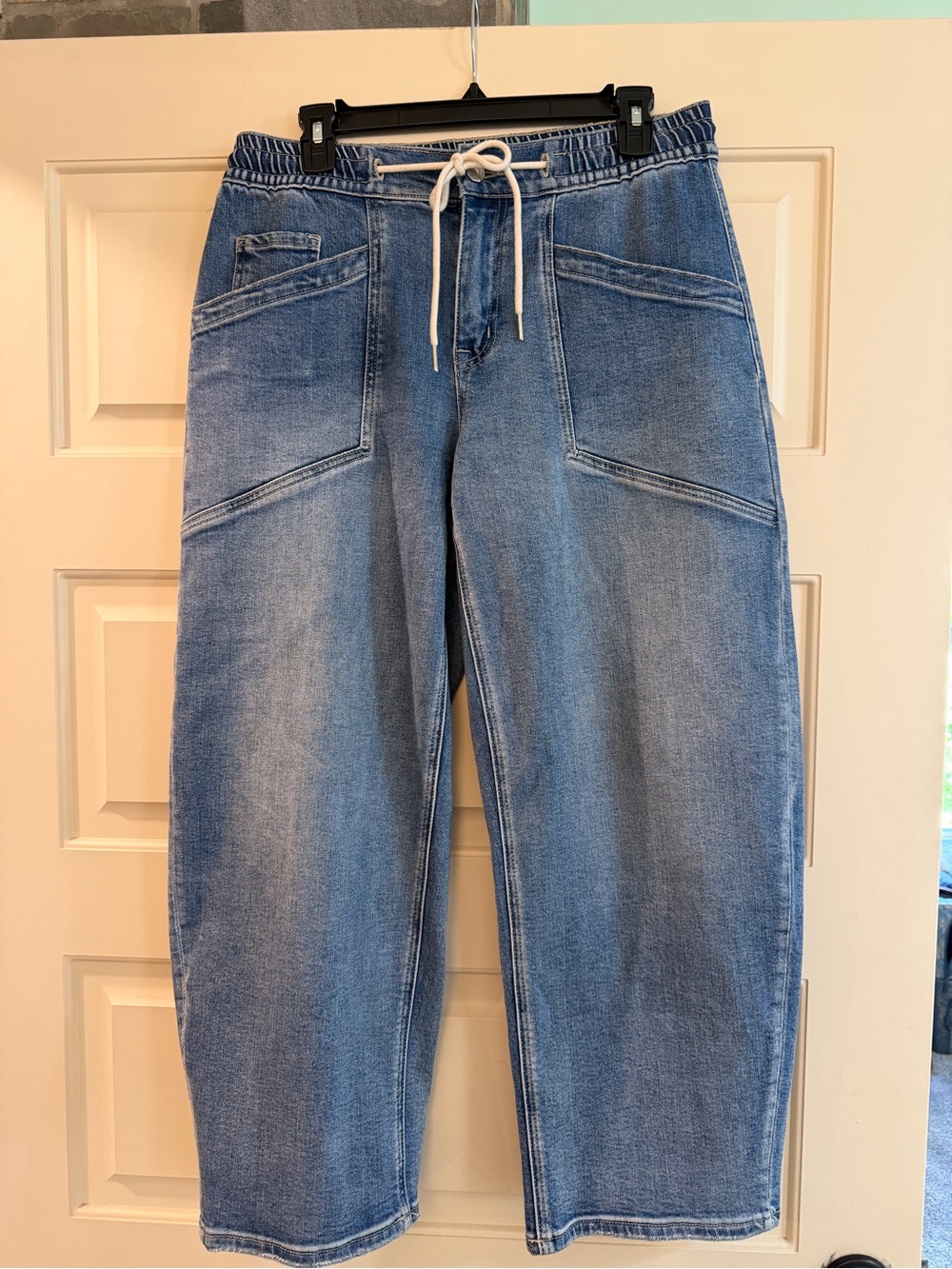 VERVET Women's Light Blue Denim barrel leg Jeans with Drawstring Waist size 29
